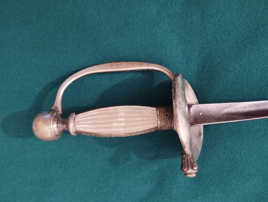 Espada de corte  Francesa de Louis Philippe com cabo de madrepérola