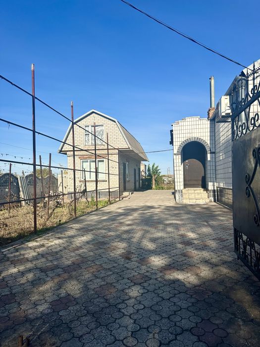 Дом с хоз постройками,  Глееватка