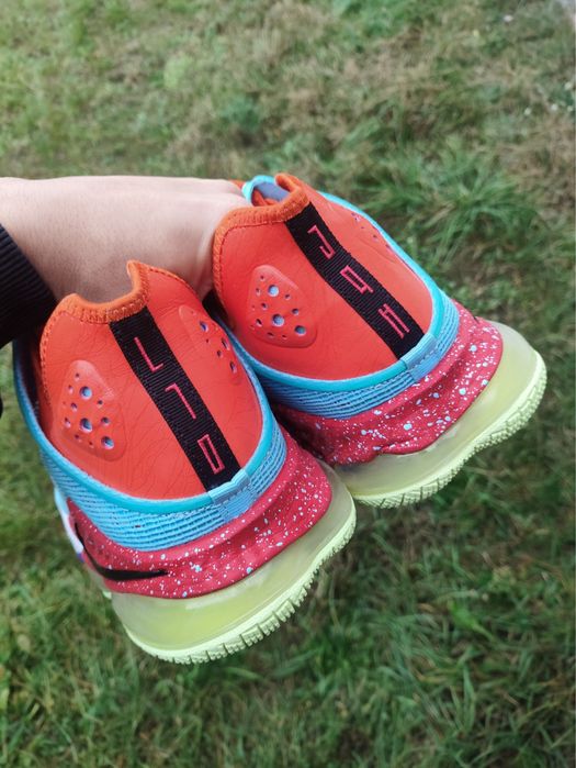 Кросівки баскетбольні, для баскетболу Nike LeBron 19