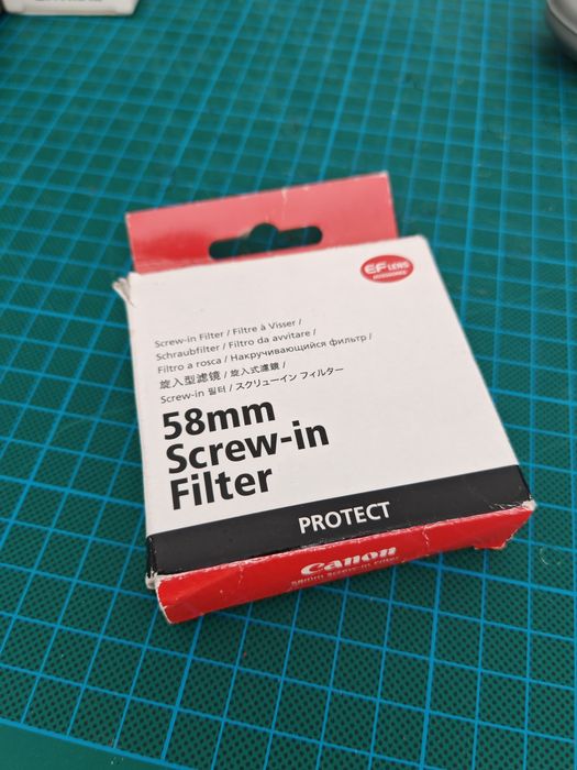 Canon 600D + objectiva e extras