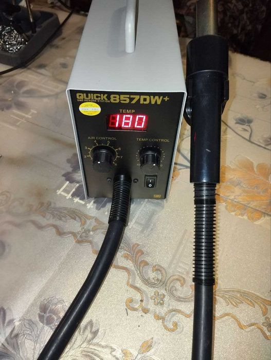 Паяльна станція Quick 857DW+