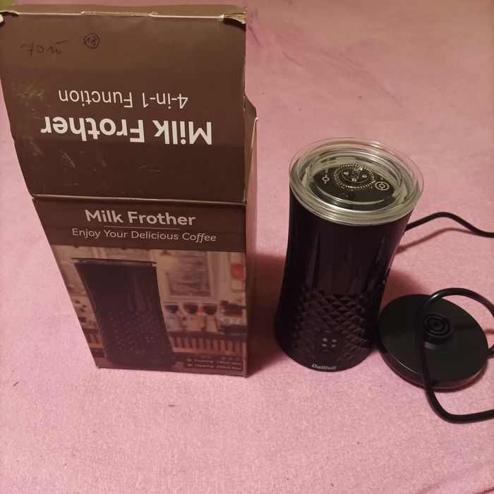 Podgrzewacz i spieniacz do mleka