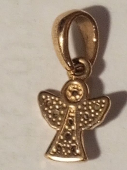 Золота підвіска янгол