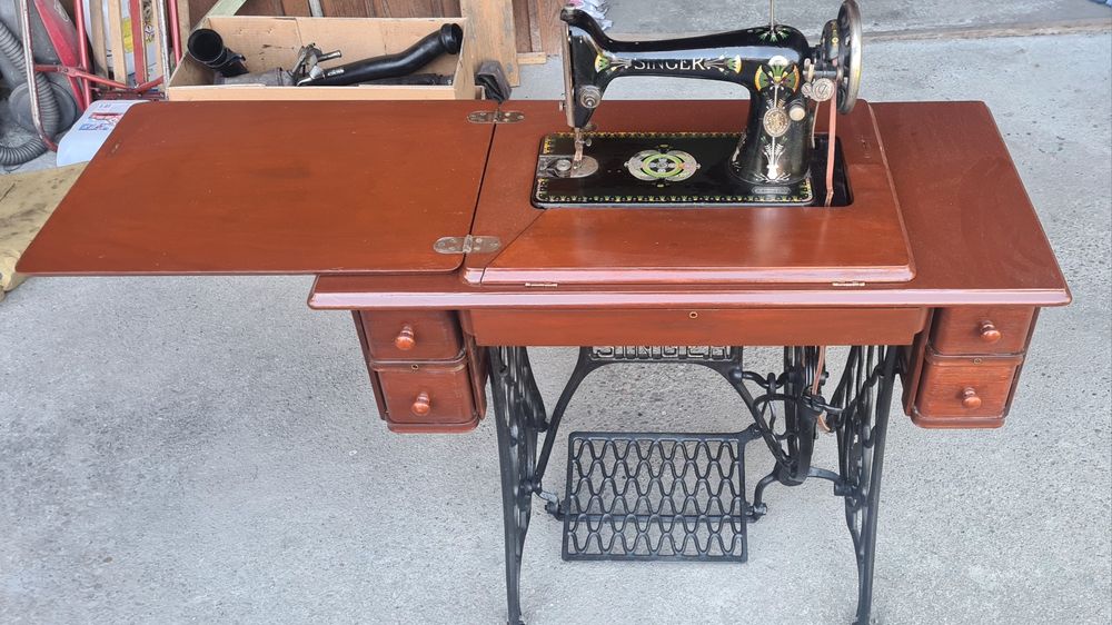 Stara maszyna Singer z 1913 roku