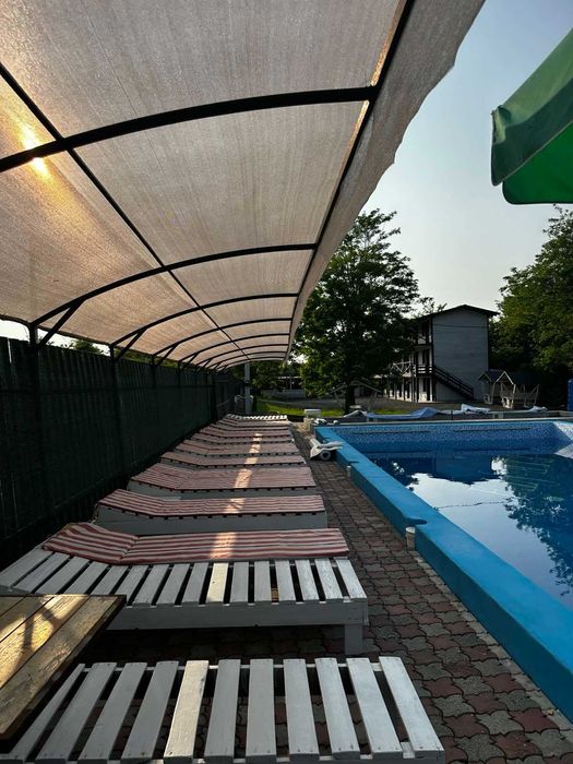 Продається база відпочинку - 2 готелі, кафе та басейн