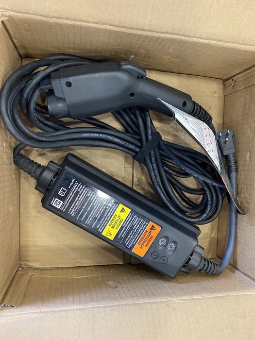 Зарядка Bolt Volt Зарядное устройство Spark