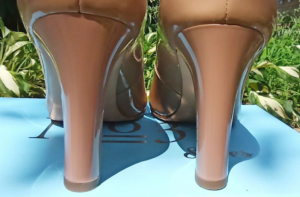 НОВЫЕ бежевые кожаные лаковые туфли лодочки