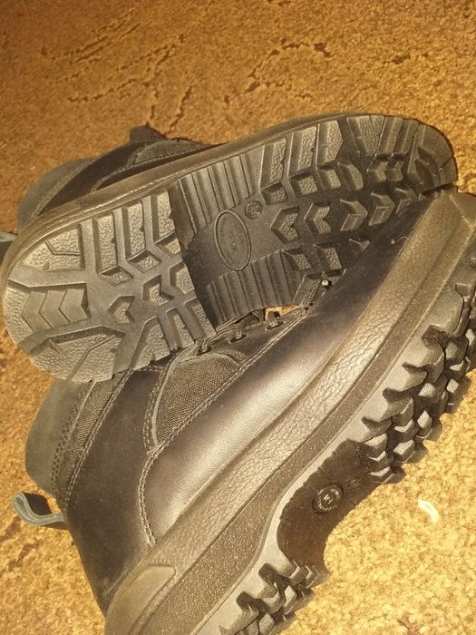 Берці шкіряні нові