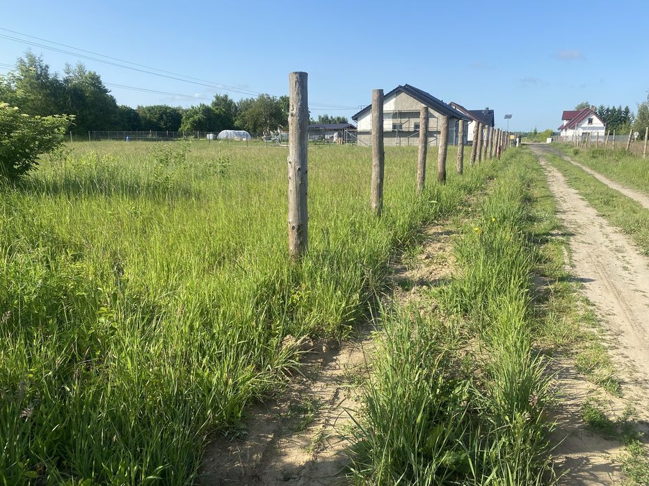 Sprzedam działkę rolno-budowlaną nr1243/7 pow. 1296m2