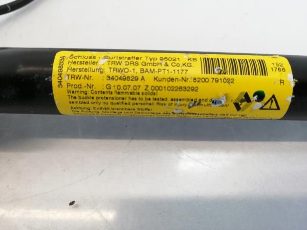 Encaixe de cinto frente direito RENAULT Clio III (BR0/1, CR0/1)