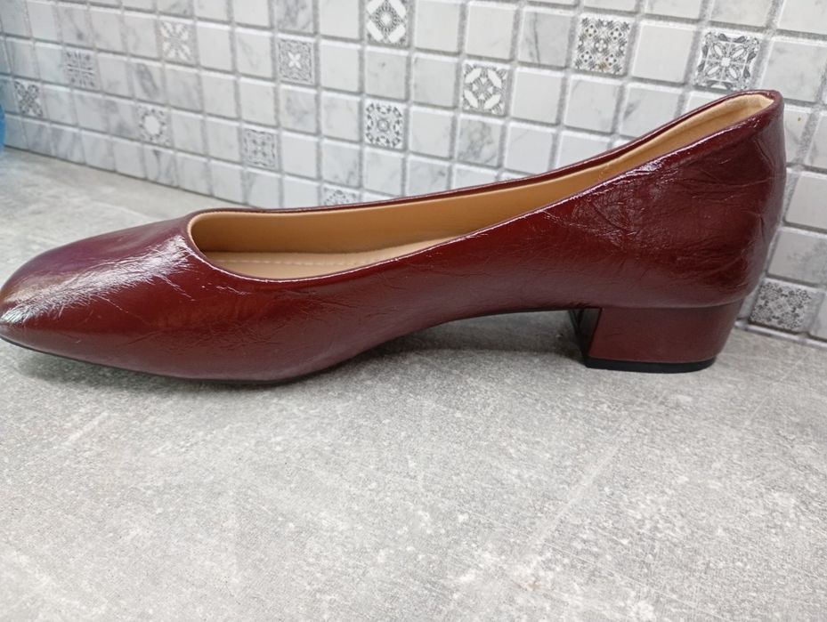 Nowe buty damskie na obcasie bordowe 45
