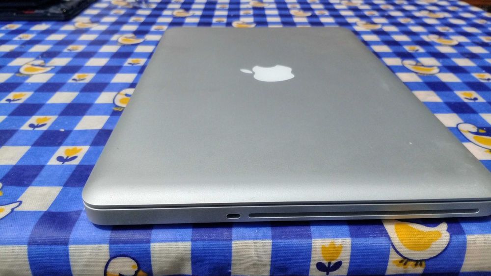 MacBook Pro Intel Core i5
