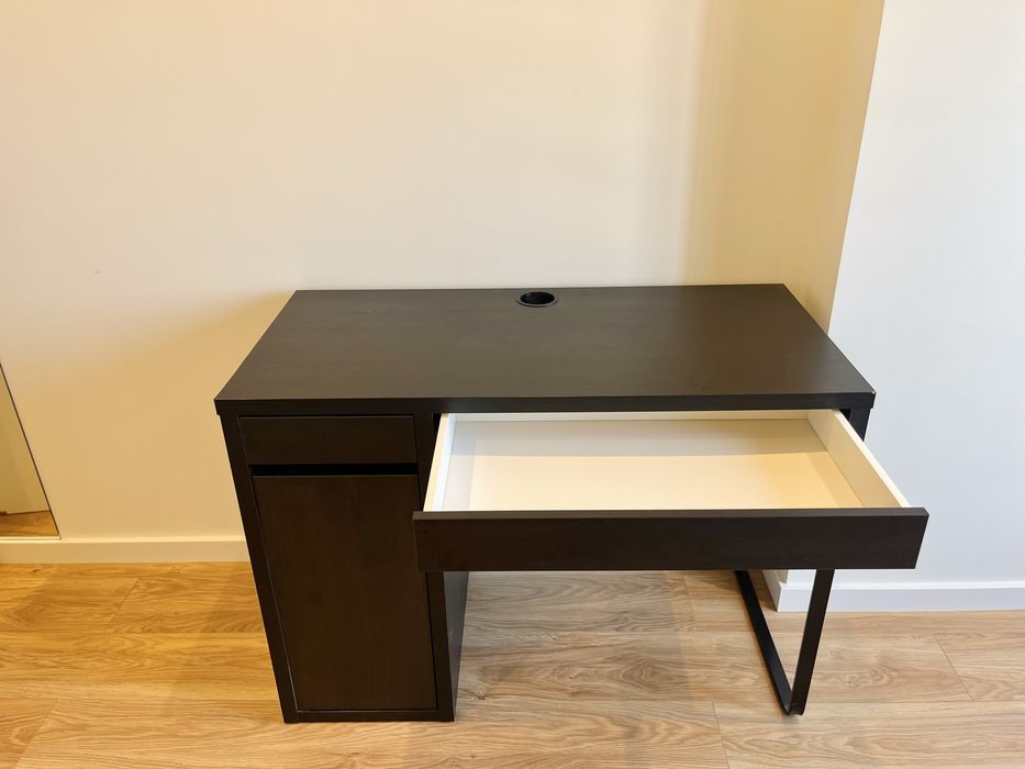 Secretária IKEA em ótimo estado