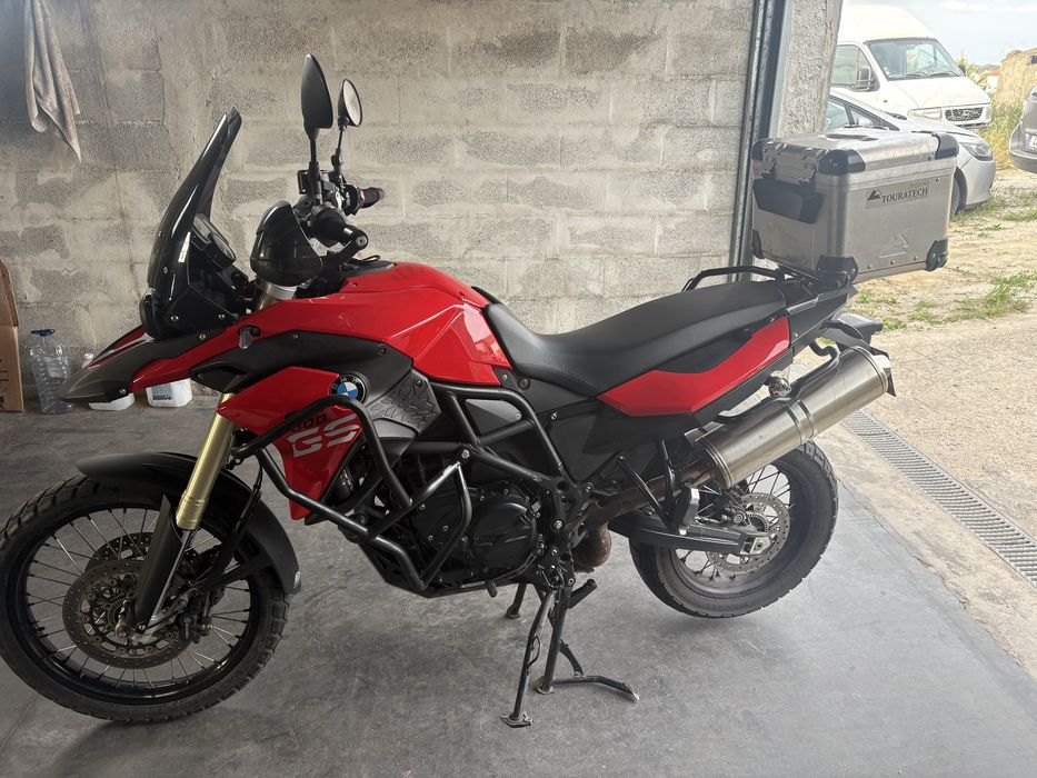 Vendo BMW GS 800.