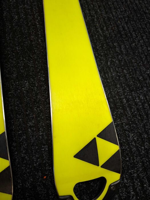 Narty Fischer FIS rc4 world cup SL 140 cm r.2019, stan BDB