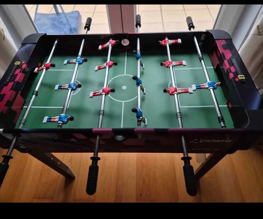 Mesa multijogos para crianças