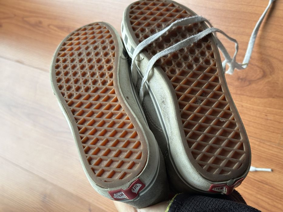 Ténis Vans cinzentos tamanho 34.5 rapaz