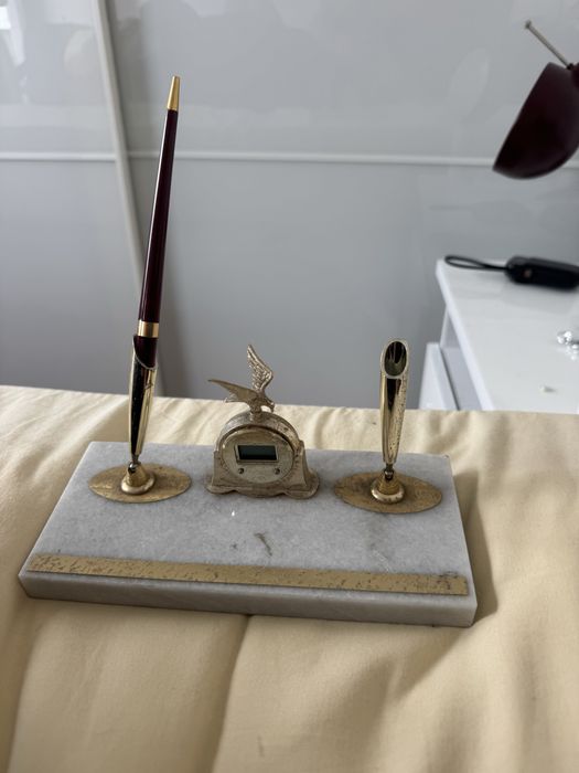 Conjunto de Mesa Antigo – Mármore e Dourado (Século XX)
