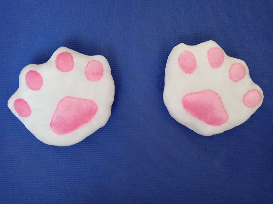 Кошачьи лапки из велюра