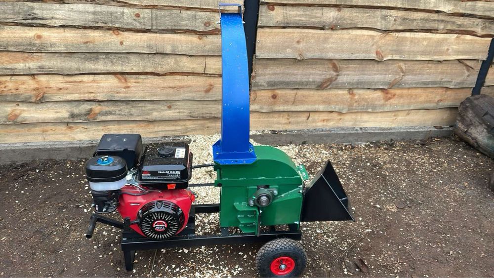 Щепоріз,подрібнювач гілок