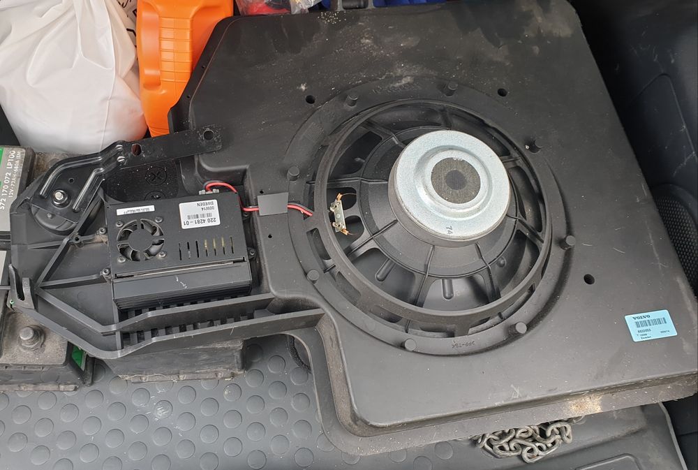 Subwoofer da volvo