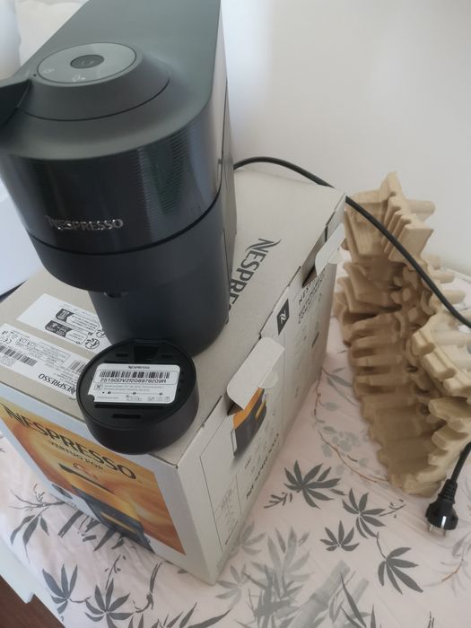 Nespresso Vertuo Pop - NOVA, nunca usada