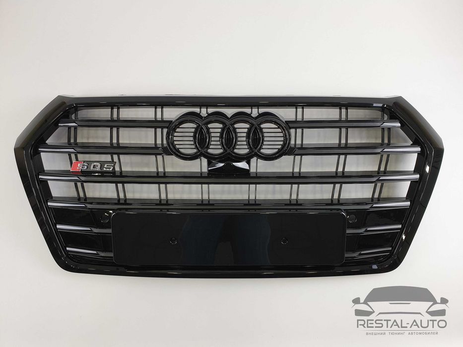 Решетка радиатора Audi Q5 2016-2020год черная (в стиле S-Line)