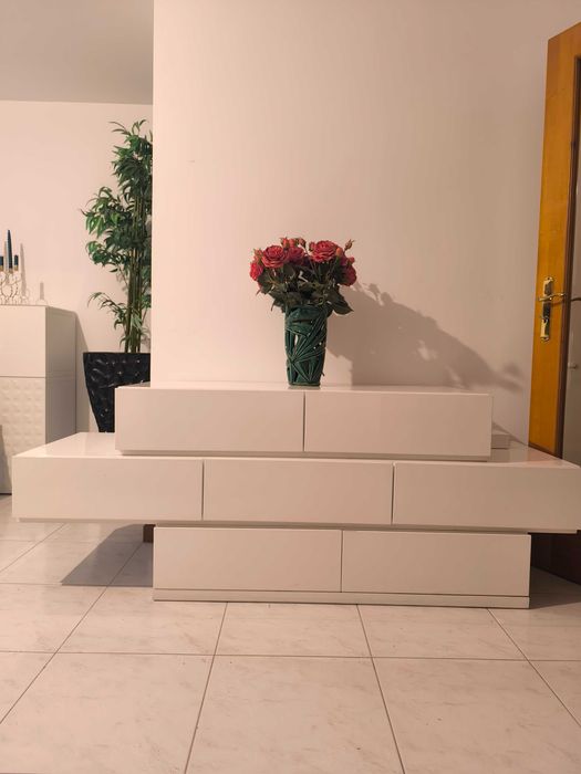 Aparador laçado branco