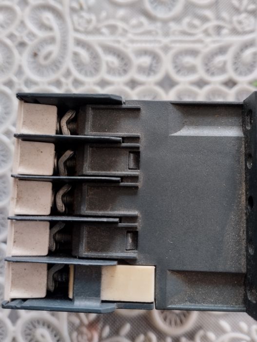 Stycznik mocy Schneider 9A 3P 230V