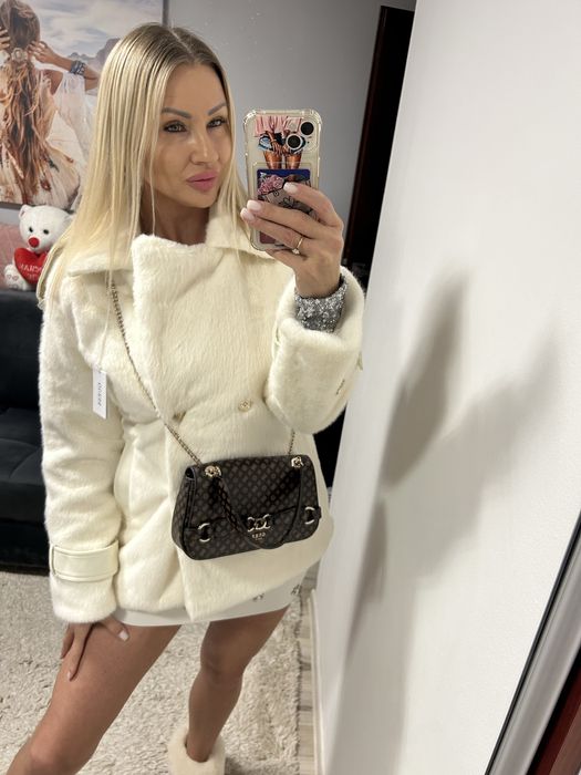 Torebka guess monogram na łańcuszku