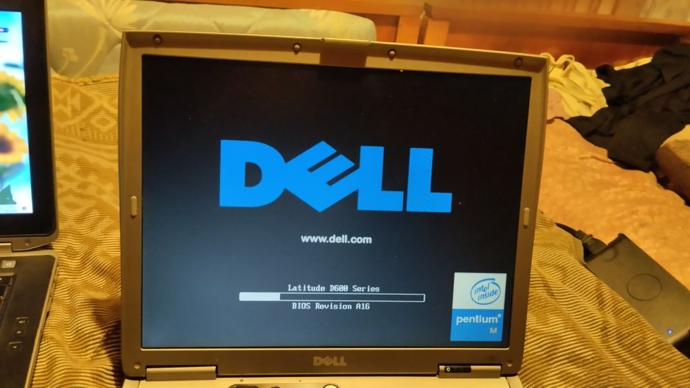Ноутбук DELL Latitude D 600