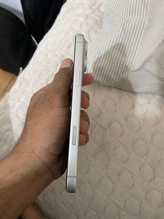 iPhone 17 Pro Max — Como Novo