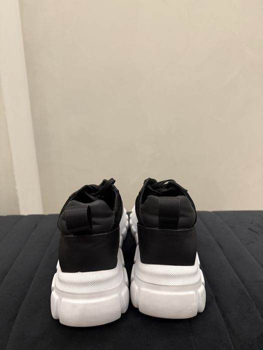 Кросівки 38 розмір в ідеальному стані