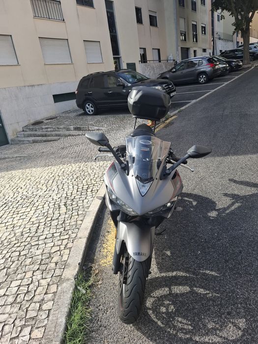 Mota Yamaha R3 2019