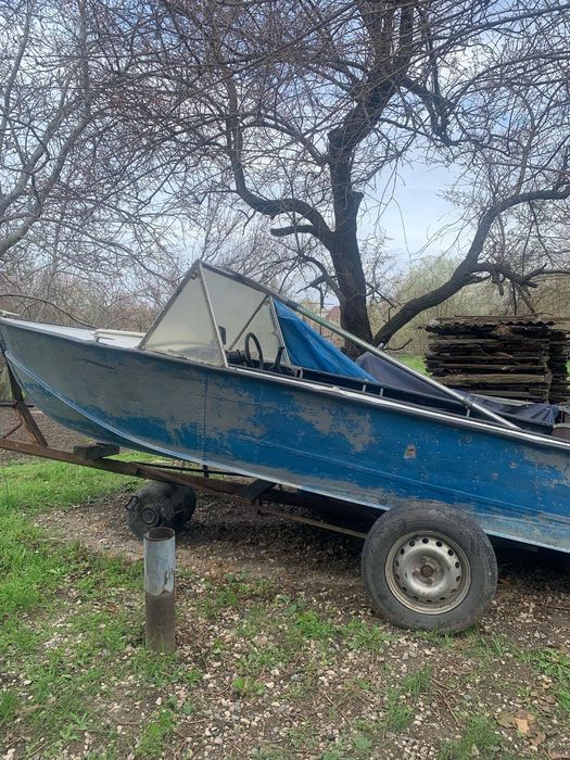 Продам прогрес 4 с мотором меркурии 115(фулл комплект)