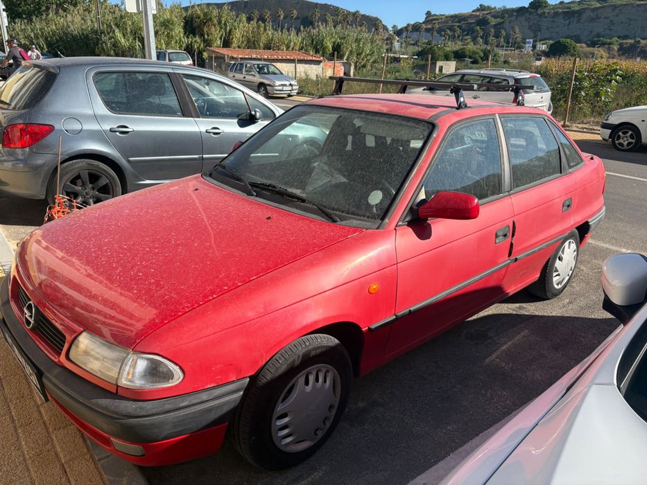Opel Astra 1.6 Gasolina 1999 – 100.000 km – Muito Bom Estado