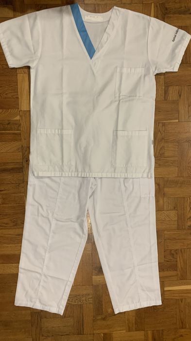 Продам медицинские комтюмы и брюки