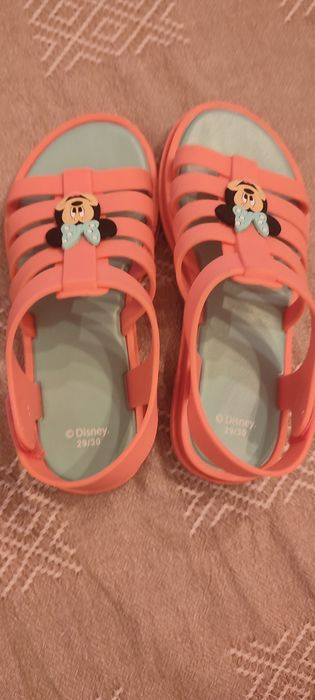 Sandálias Minnie novas