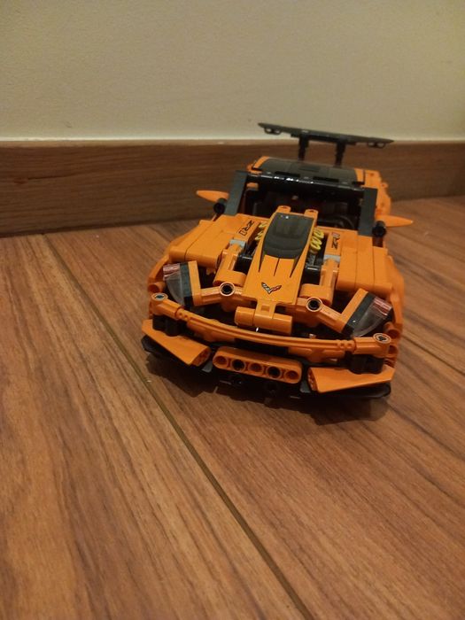 LEGO Technic Chevrolet Corvette ZR1