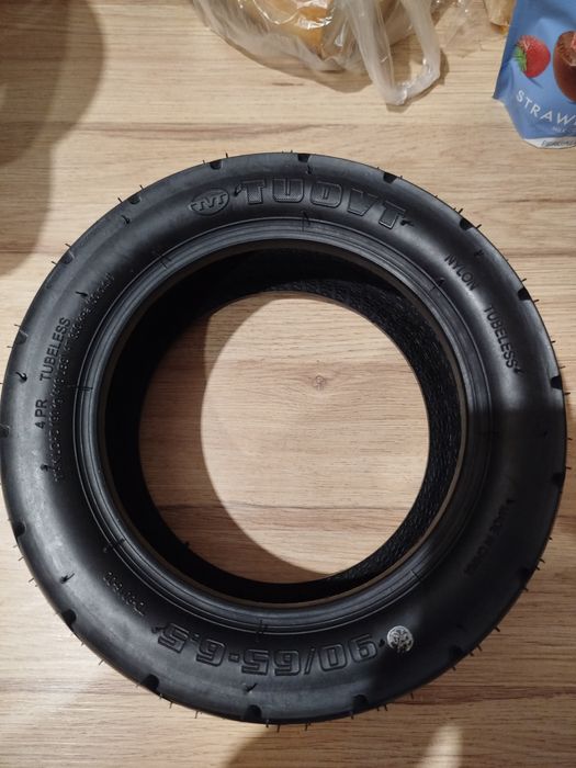 Opona bezdętkowa 90/65-6.5 TUOVT do hulajnogi  nowa
