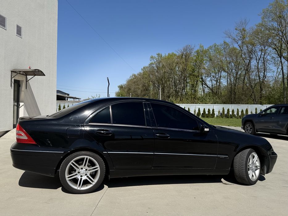 Mercedes benz C200K w203 2001