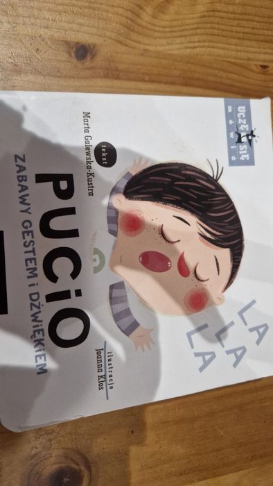 Pucio zabawy dźwiękiem i gestem