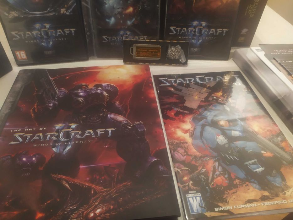 StarCraft II: Wings of Liberty Collector's Edition + Livro de Arte Heart of the Swarm