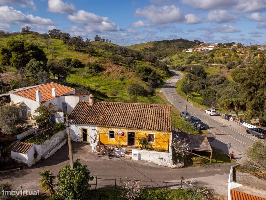 Moradia Térrea Para Recuperar  - Serro da Alta-Mora