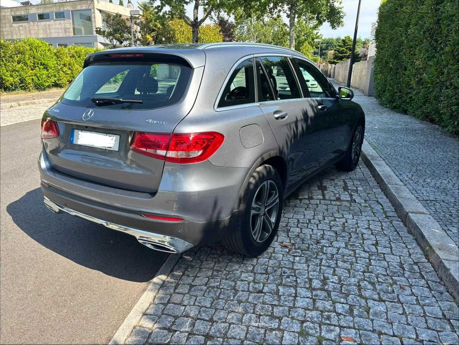 Mercedes GLC 250 d 4 Matic 9G-Tronic - Interior AMG - NACIONAL