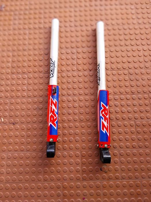 suspensões invertidas pit bike