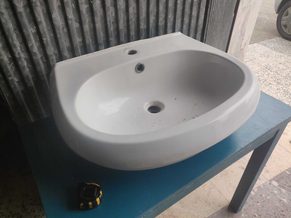 lavatório de porcelana