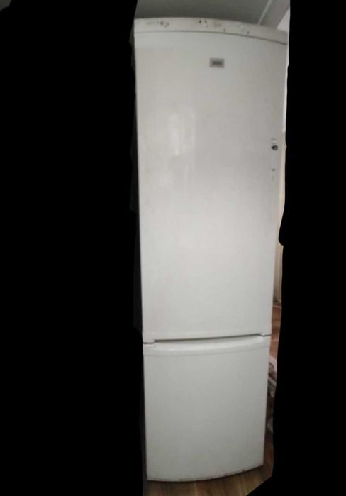 Холодильник Zanussi
