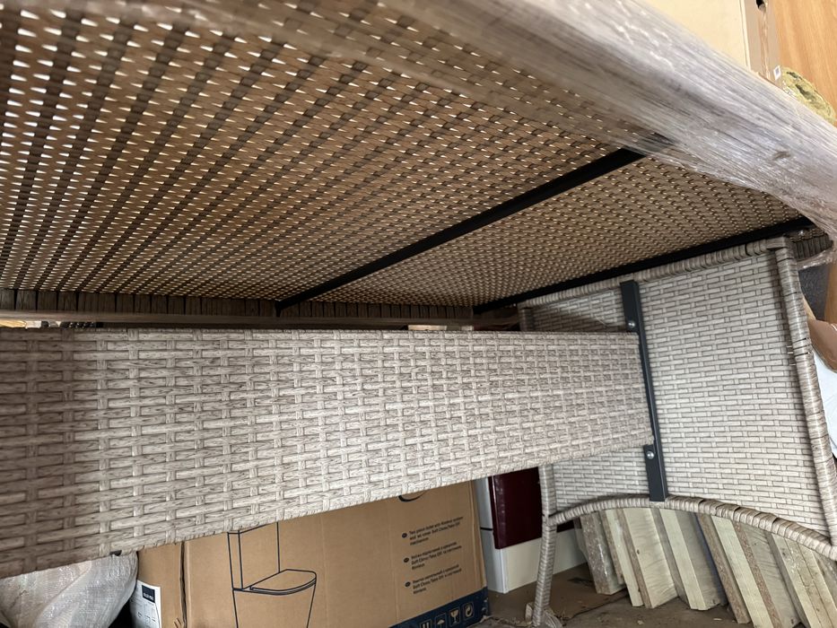 Садовий стіл з ротангу новий