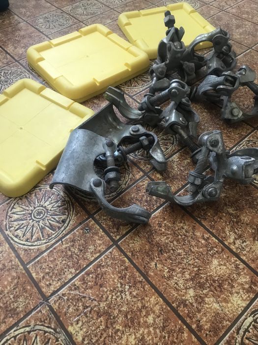 Хомути для риштування